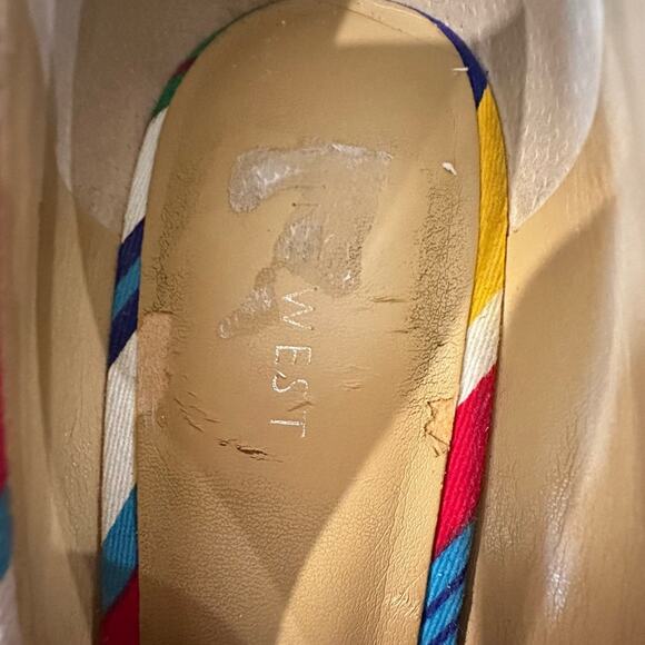 Nine West Twillow textile uppers awning multi stripe. Size 8’9.5 - Picture 9 of 10